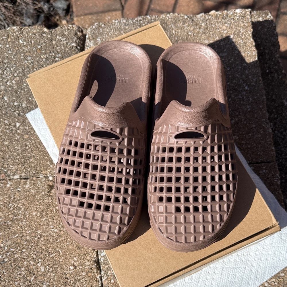 Lusso Cloud. Scenario Slide. Brown. Size 10.